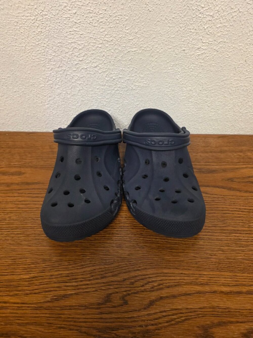 Crocs Classic Dark Navy Blue Clogs Slip-On Shoes Men's Size 8 & Women's Size 10
